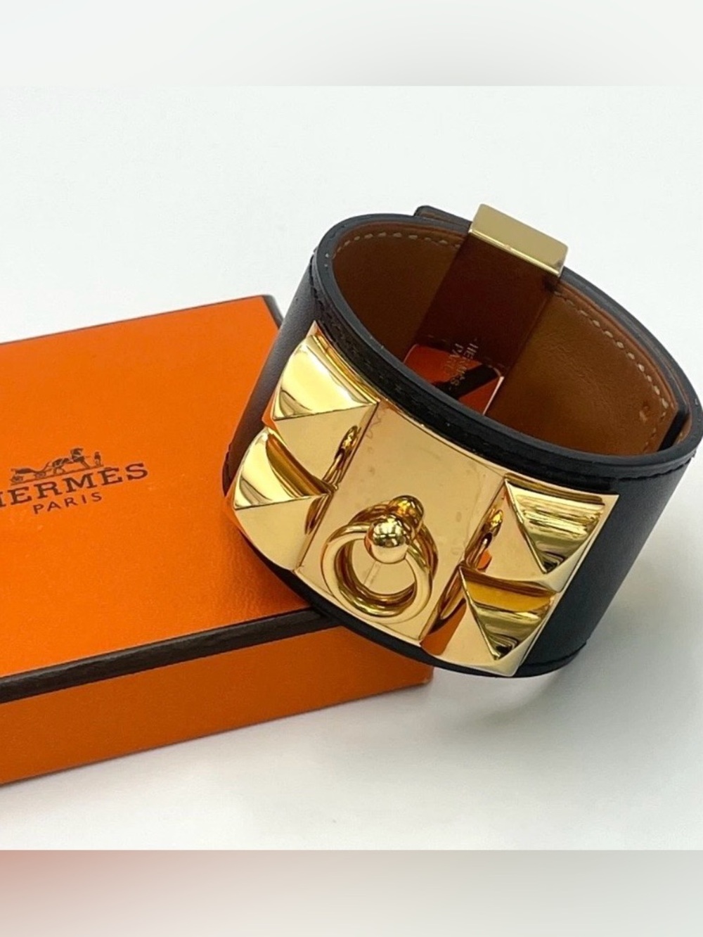Hermès Collier de Chien Gold Hardware Wide Leather Cuff - Black/Gold - Picture 4 of 16